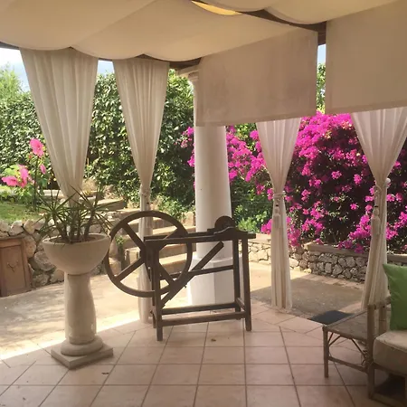 فيلة Capri Sunset أناكابْري